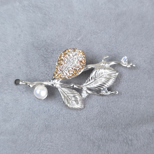 Pearl Leaves Brooch Pearl Leaves Brooch